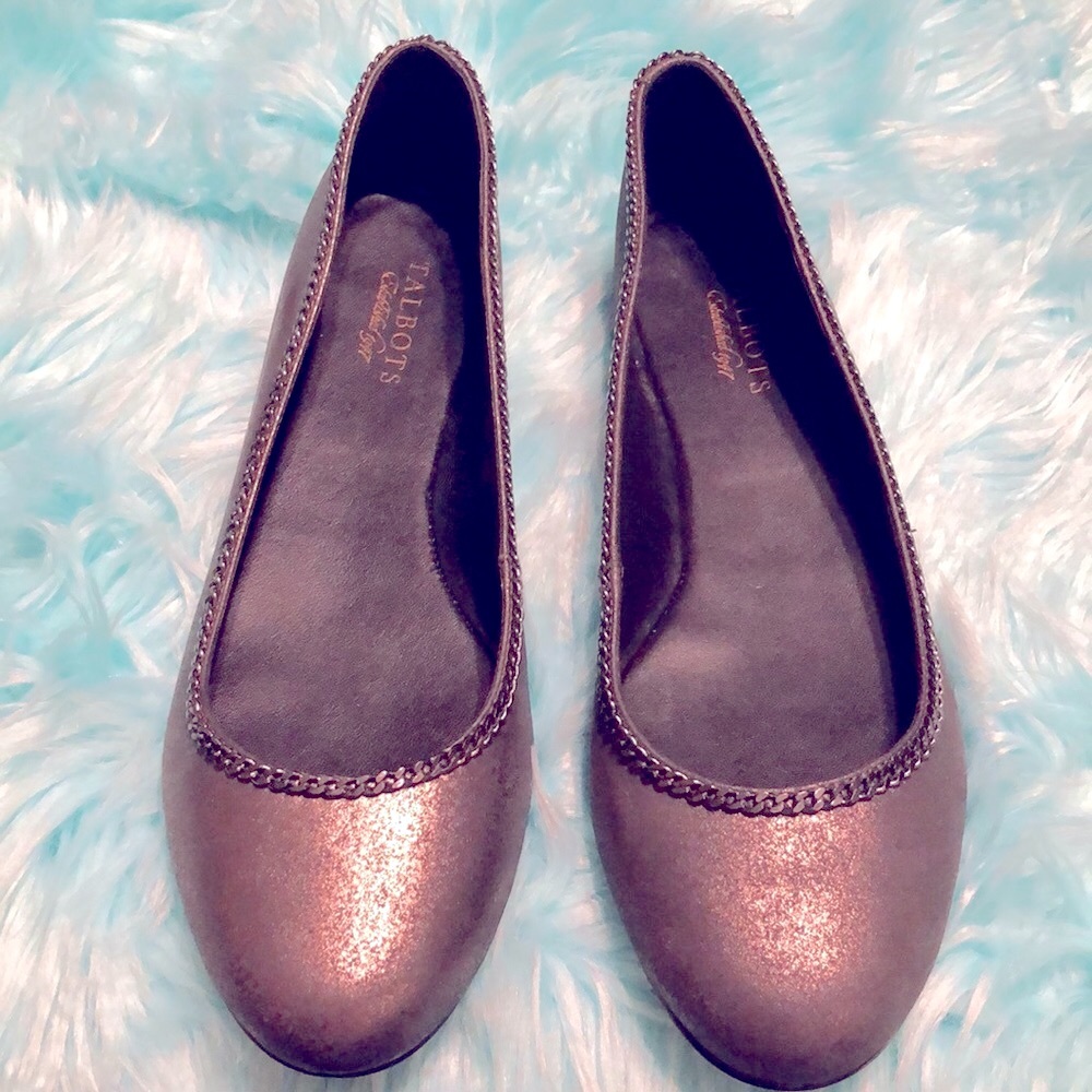Like New Talbot silver metallic flat ballet 9.5